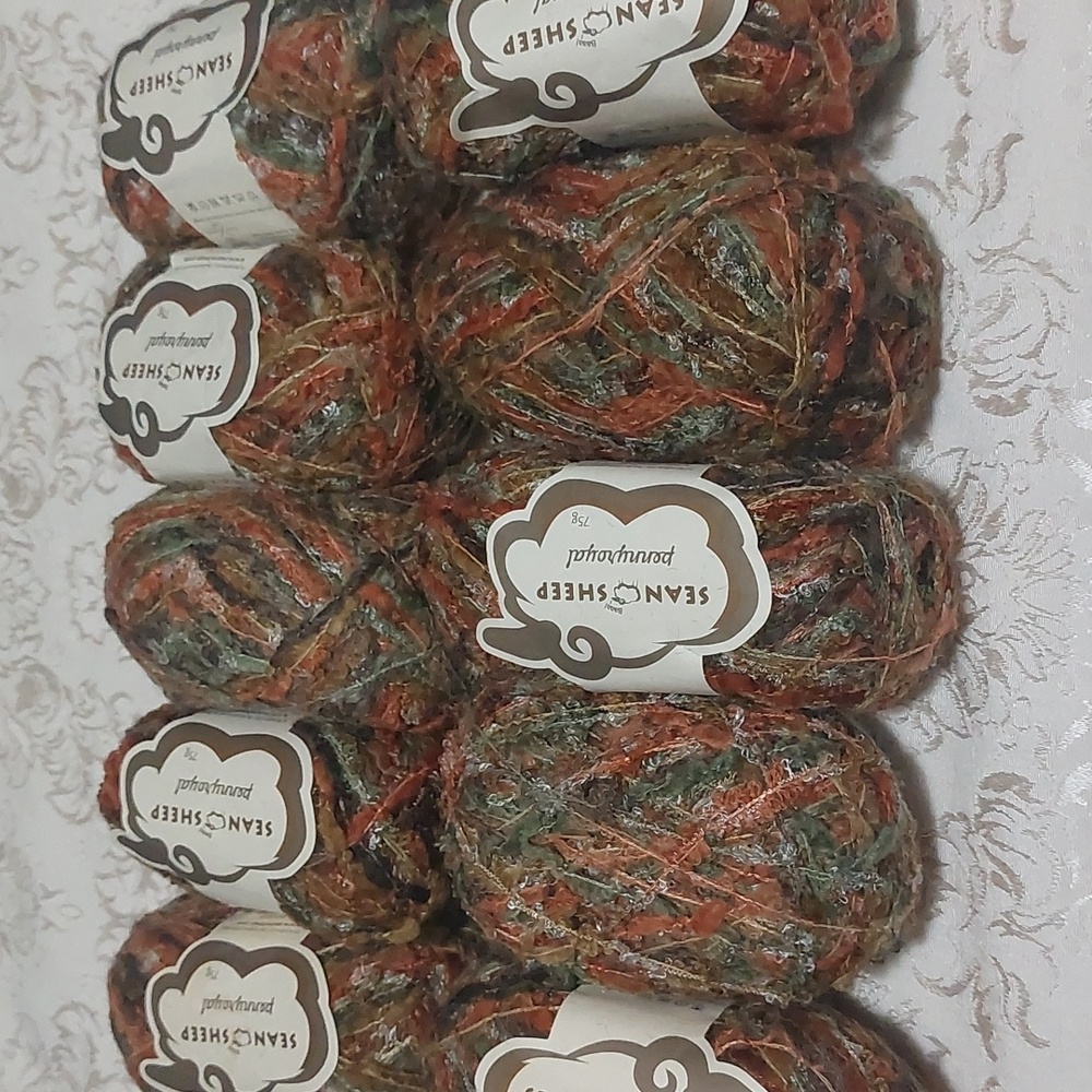 NWT,multi color yarn,made in China, 40%acrylic, 30%wool, 20%mohair, 10%Polyester